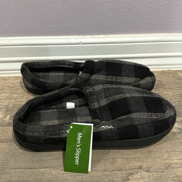 Slippers - Picture 3 of 5